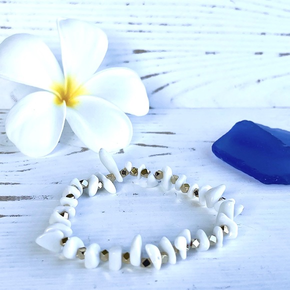 Gemstone Stretch Bracelet - Whiteware - Picture 2 of 3